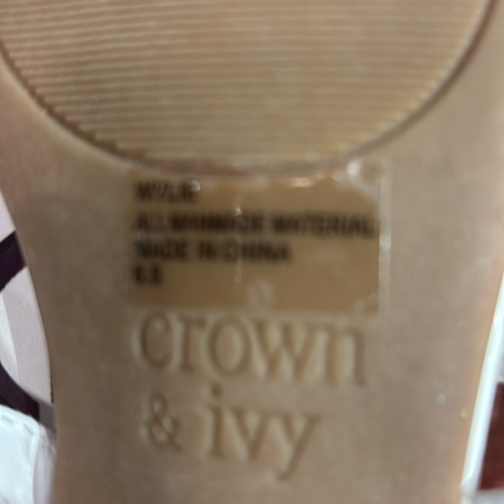Crown & Ivy Sandals - Picture 5 of 5